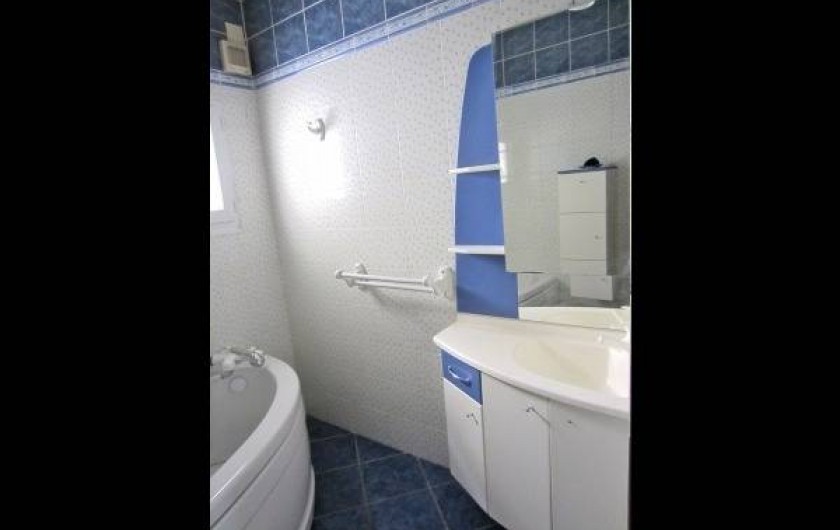 Location de vacances - Chambre d'hôtes à Guilvinec - SDB RDC