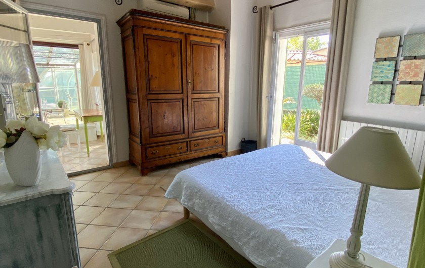 Location de vacances - Villa à Uzès - Chambre 1 sur terrasse avec bains WC indépendant