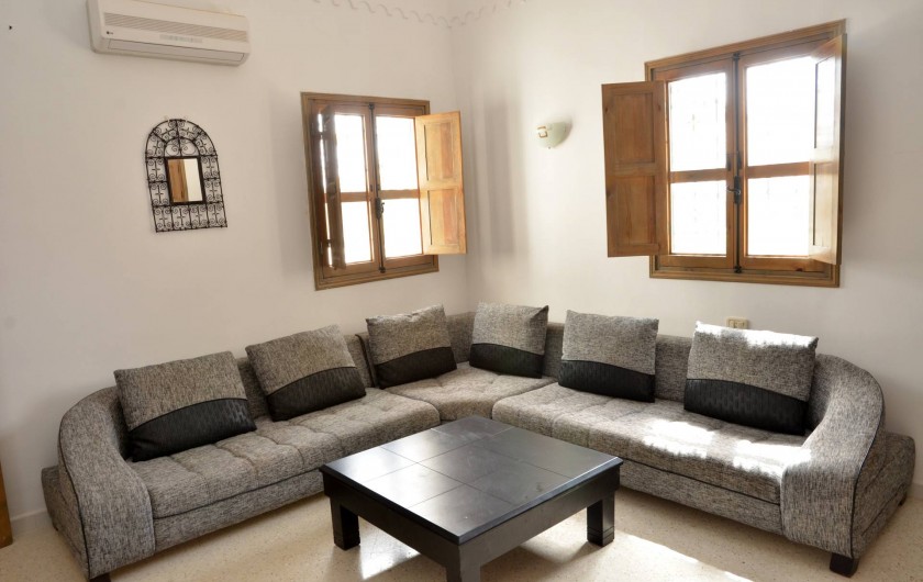 Location de vacances - Villa à Tezdaine - Salon qui pourra se transformer en chambre 2  si besoin