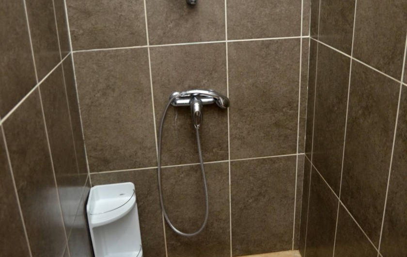 Location de vacances - Villa à Tezdaine - Salle de bain  chambre 1