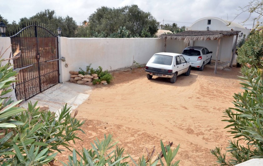 Location de vacances - Villa à Tezdaine - Parking et box