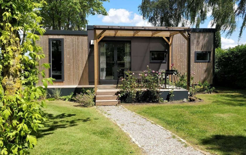 Location de vacances - Bungalow - Mobilhome à Crochte - Extérieur avec terrasse ensoleillée