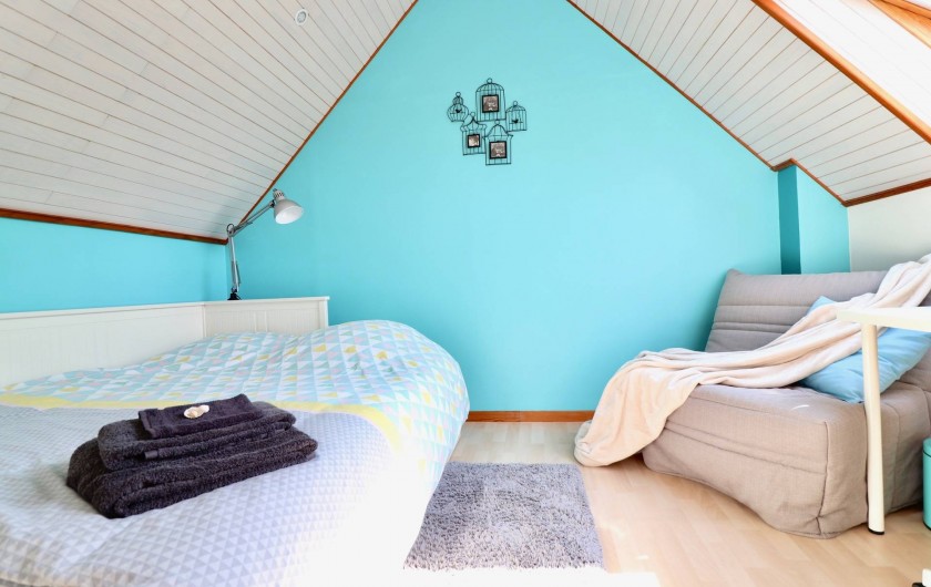 Location de vacances - Villa à Matignon - Chambre bleue 2e étage: lit transformable 80x200 vers 160x200 +lit 90x200