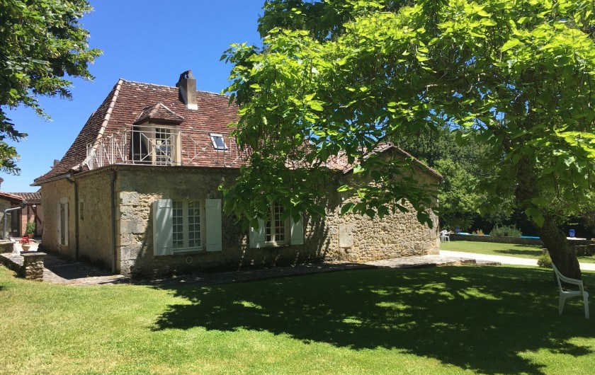 Location de vacances - Villa à Saint-Martin-des-Combes - L'arrière de la maison