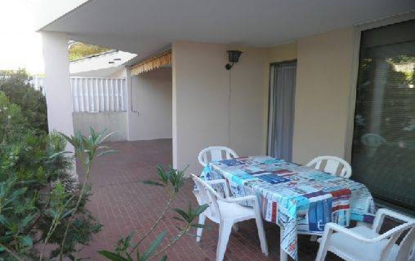 Location de vacances - Appartement à Cannes - Cannes beach- Terrasse -partie couverte