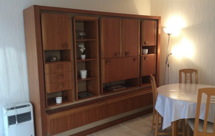 Location de vacances - Appartement à Cannes - Cannes beach- Salon . Grand living. TV