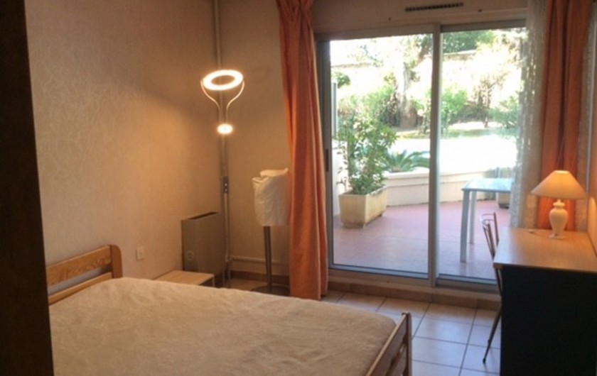 Location de vacances - Appartement à Cannes - Cannes beach-Chambre. Vue sur terrasse