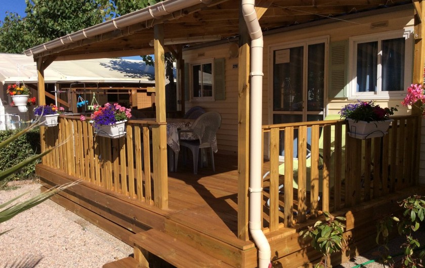 Location de vacances - Bungalow - Mobilhome à Saint-Aygulf - façade du mobil home