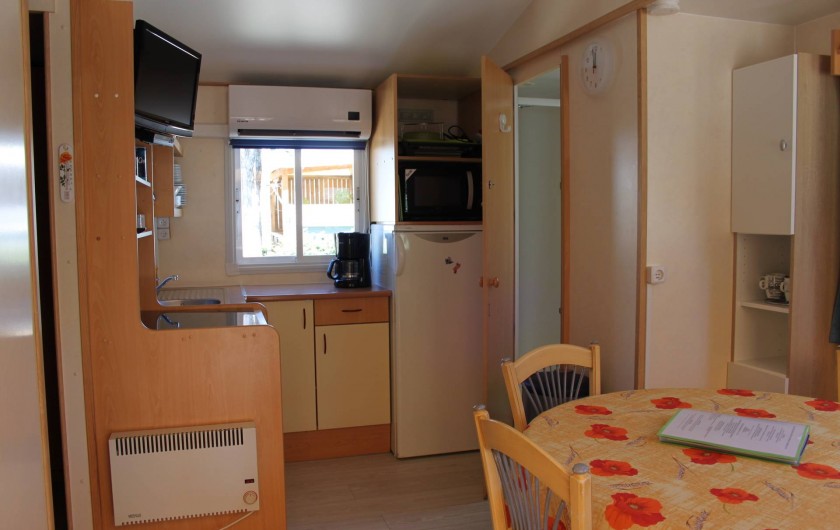 Location de vacances - Bungalow - Mobilhome à Saint-Aygulf - Coin cuisine