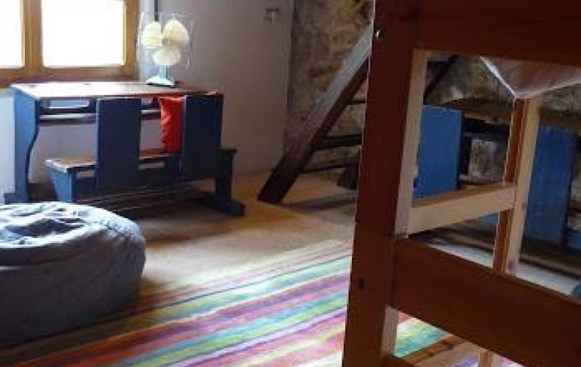 Location de vacances - Maison - Villa à Marano di Valpolicella - Chambre d'enfants avec lits superposés (3), 2 lavabos et une douche autonome