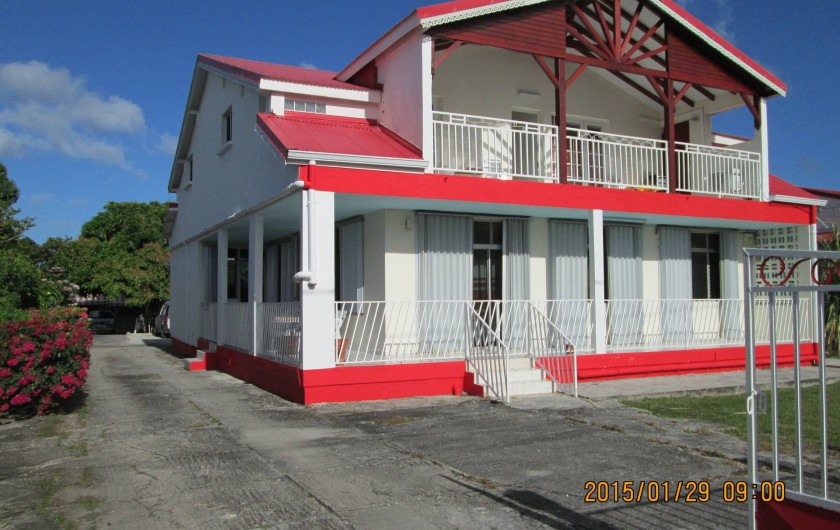 Location de vacances - Villa à Grand-Bourg - Locaverdé  (côté rue)
