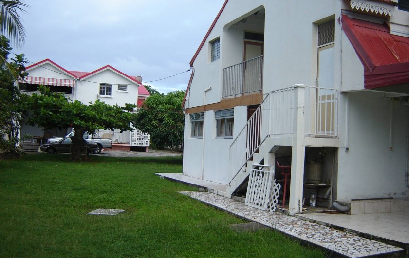 Location de vacances - Villa à Grand-Bourg - Locaverdé( côté cour)