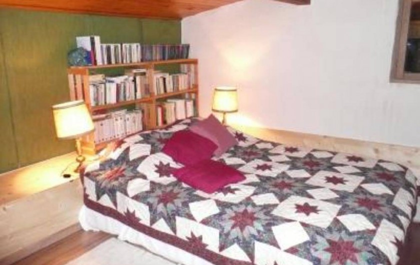 Location de vacances - Chalet à Saint-Gervais-les-Bains - Chambre mezzanine avec lit double