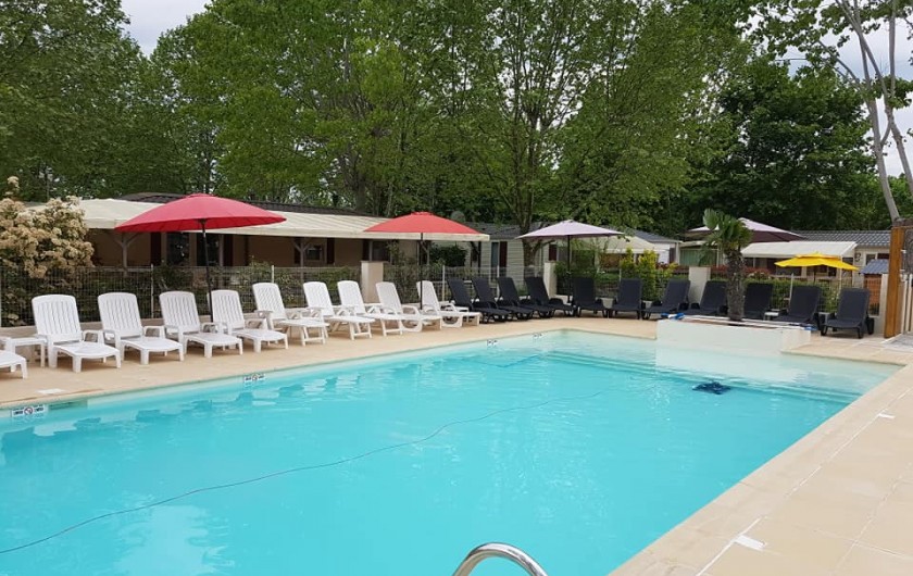 Location de vacances - Bungalow - Mobilhome à Tourrettes - PISCINE AVEC MISE A DISPOSITION GRACIEUSEMENT DES TRANSATS