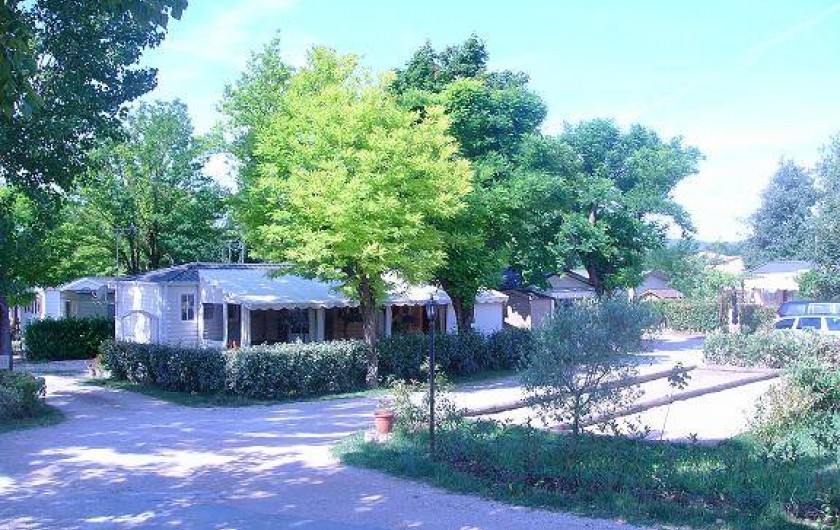 Location de vacances - Bungalow - Mobilhome à Tourrettes - TERRAIN DE PÉTANQUE ET COIN DÉTENTE