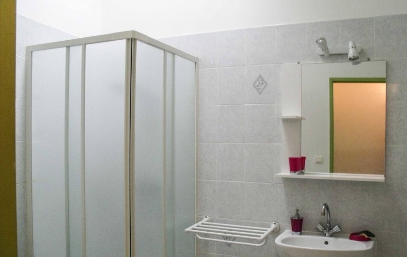 Location de vacances - Maison - Villa à Puisserguier - Salle d'eau avec WC