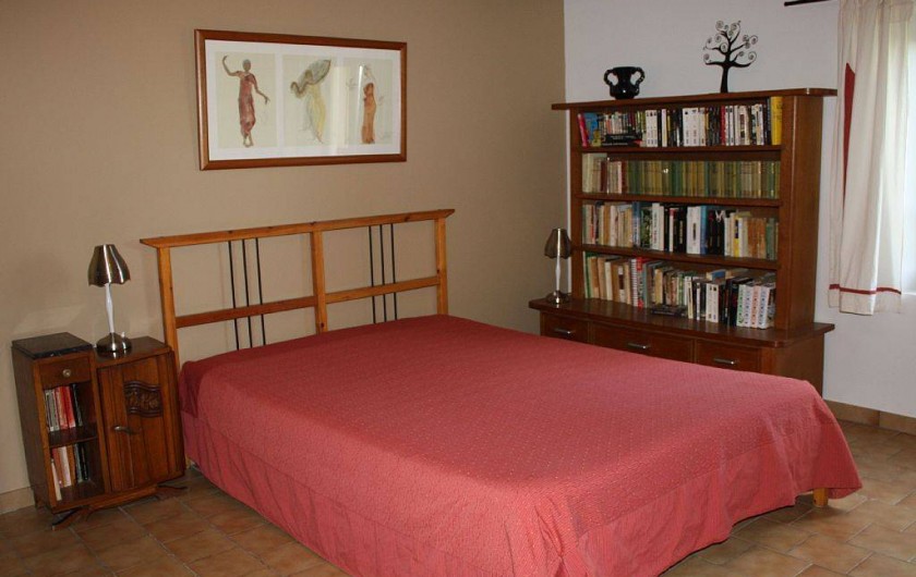 Location de vacances - Villa à Cucuron - Grande chambre de 27m2 à l'étage