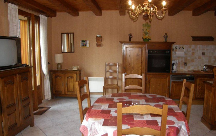 Location de vacances - Maison - Villa à Sainte-Énimie - Salle à Manger avec la cuisine ouverte