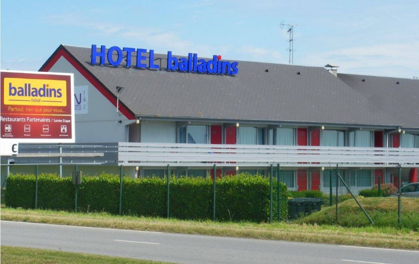 Location de vacances - Hôtel - Auberge à Saint-Aubin-sur-Scie - façade hôtel