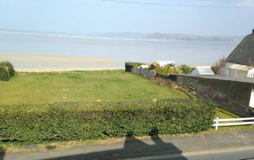 Location de vacances - Villa à Plestin-les-Grèves - vue de la chambre N°1 qui donne sur la mer
