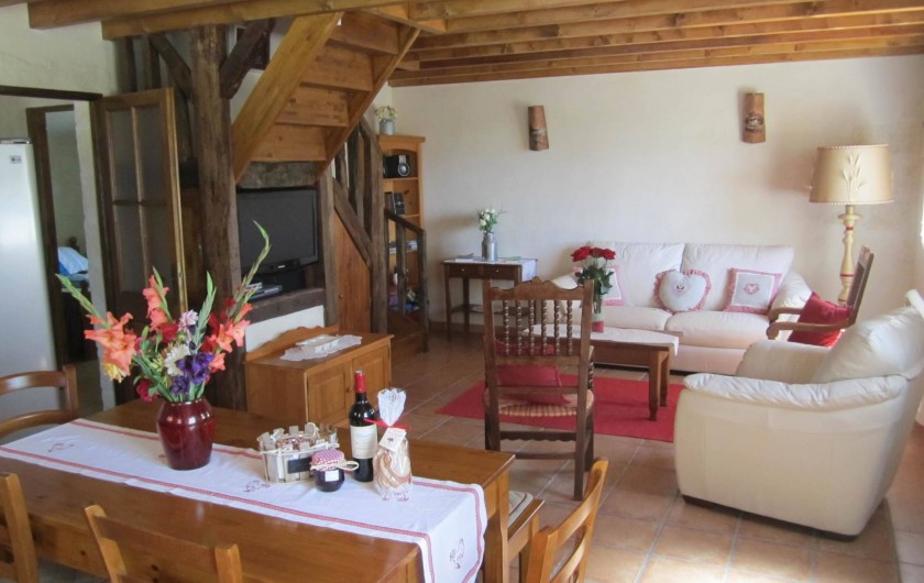 Location de vacances - Gîte à Saint-Laurent-des-Hommes - Vue du Salon