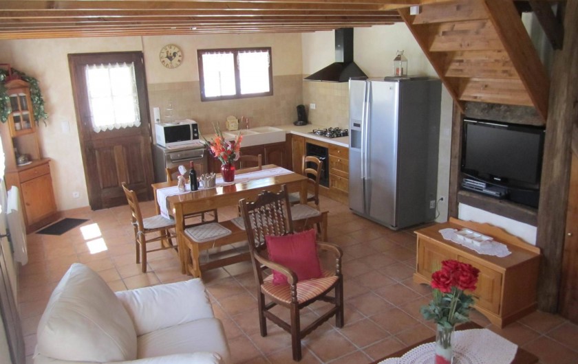 Location de vacances - Gîte à Saint-Laurent-des-Hommes - Vue de la cuisine