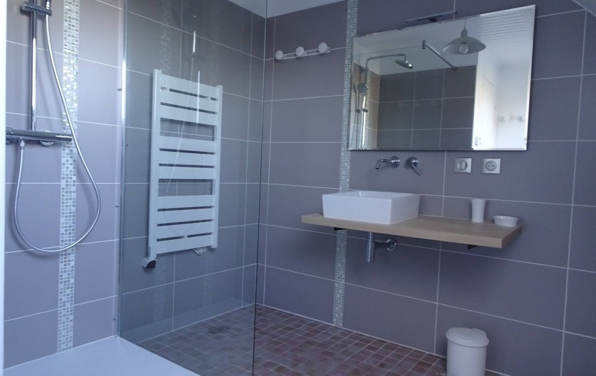 Location de vacances - Villa à Le Palais - salle de bains étage