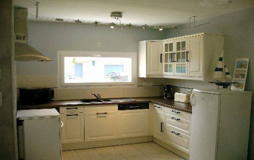 Location de vacances - Villa à Saint-Briac-sur-Mer - La cuisine toute équipée