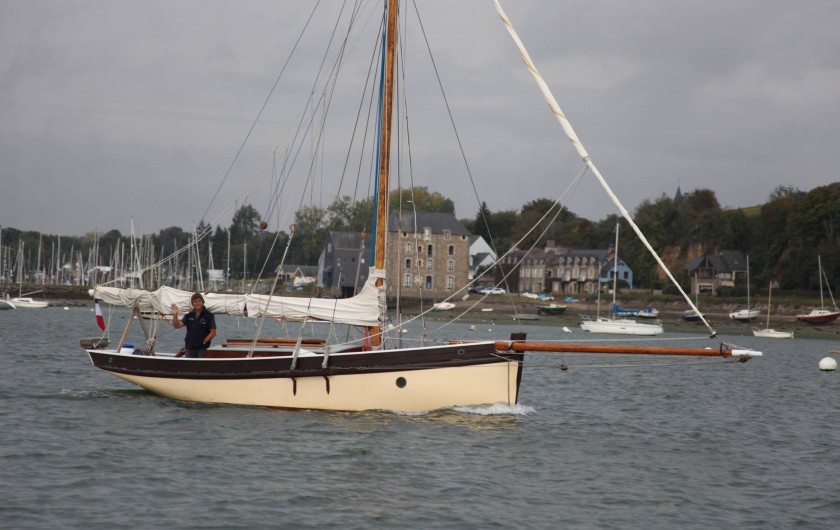 Location de vacances - Chalet à Plouër-sur-Rance - Le bateau du propriétaire du gite, qui pourra vous emmener pour une promenade