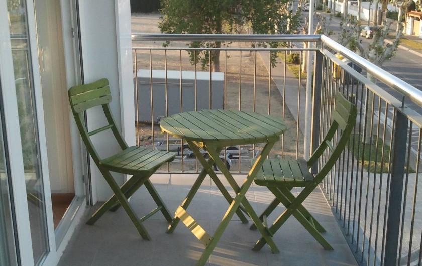 Location de vacances - Appartement à Empuriabrava - la petite terrasse ou l on mange(6. 8 personnes
