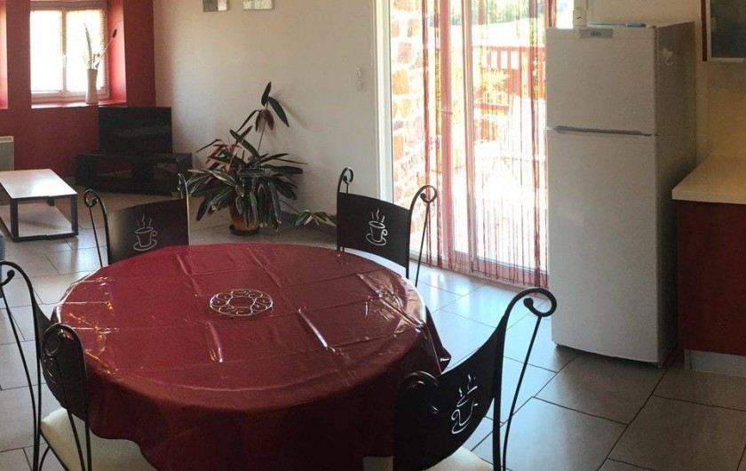 Location de vacances - Gîte à Irouléguy - GITE MUNHOA-CUISINE EQUIPEE-SALON