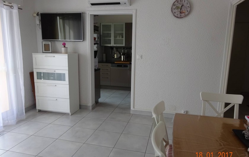 Location de vacances - Appartement à Lunel - Apt pouvant accueillir 12 pers. table à rallonges,
