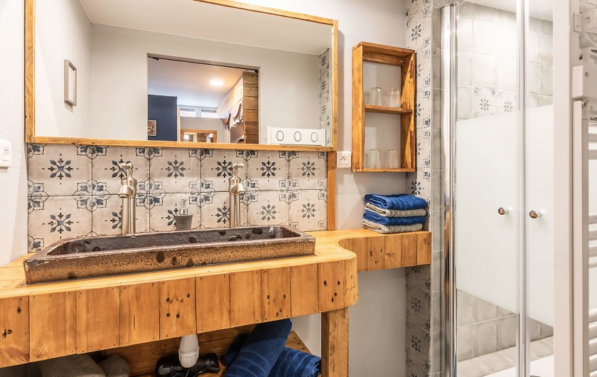 Location de vacances - Gîte à Ungersheim - La Salle de Bain de La Chambre Bleue