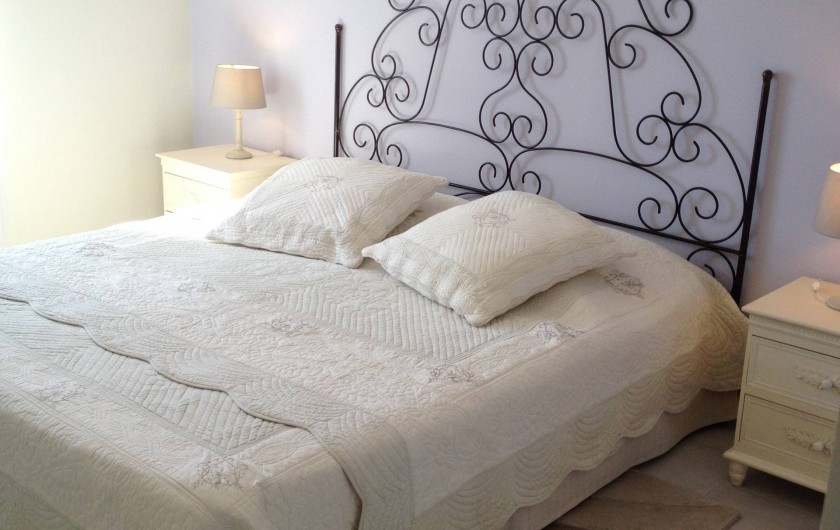 Location de vacances - Villa à Maubec - Chambre à l' étage, lit de 180