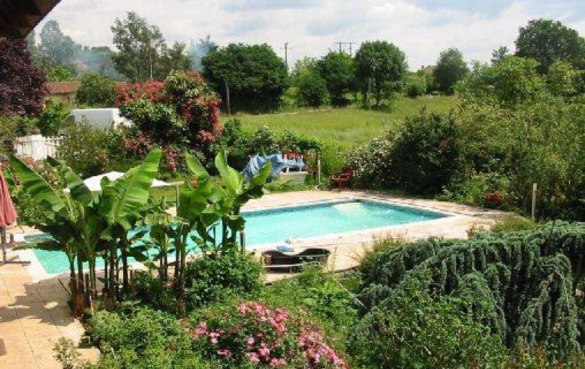 Location de vacances - Appartement à Bagnac-sur-Célé - PISCINE VUE DE MA CHAMBRE