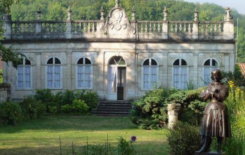 Location de vacances - Maison - Villa à Saint-Mihiel - vue du Pavillon depuis le jardin
