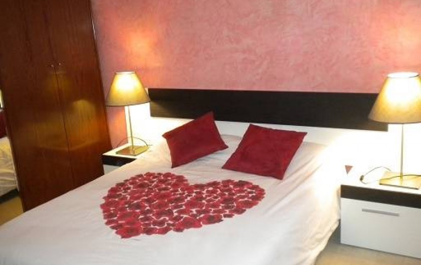 Location de vacances - Appartement à L'Estartit - CHAMBRE PARENTALE AVEC TV AVEC VENTILATEUR AU PLAFOND