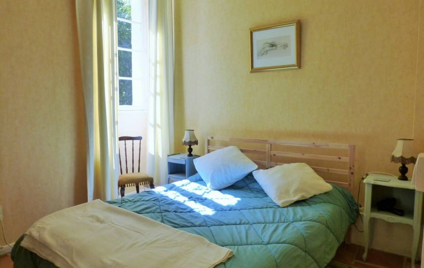 Location de vacances - Gîte à Branoux-les-Taillades - Les Chataigners.  Chambre double. Lit 160 x 200