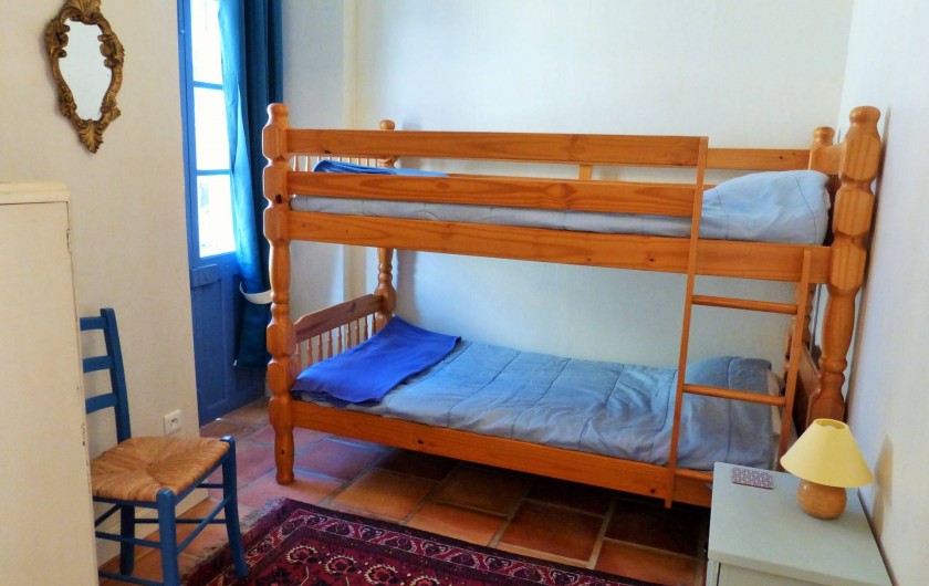 Location de vacances - Gîte à Branoux-les-Taillades - Les Chataigners. Lits superposés. 3eme lit possible