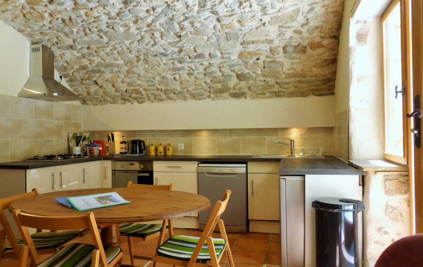 Location de vacances - Gîte à Branoux-les-Taillades - Les Acacias; cuisine americaine