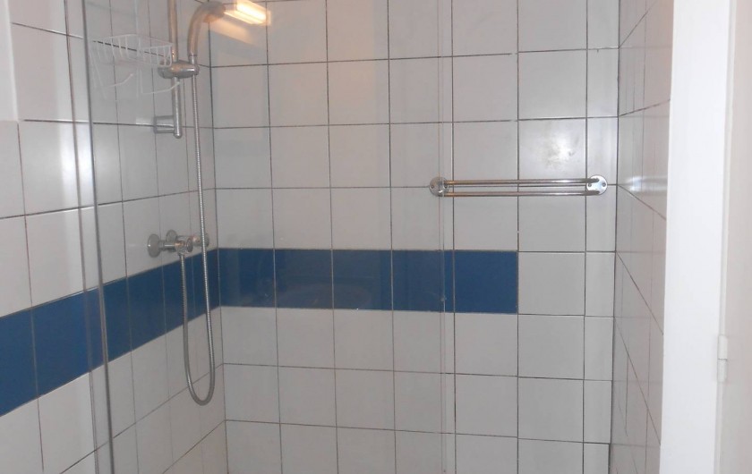 Location de vacances - Appartement à Les Trois-Îlets - Grande douche