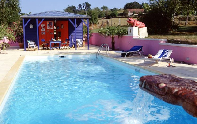Location de vacances - Mas à Lusignac - piscine avec poolhouse