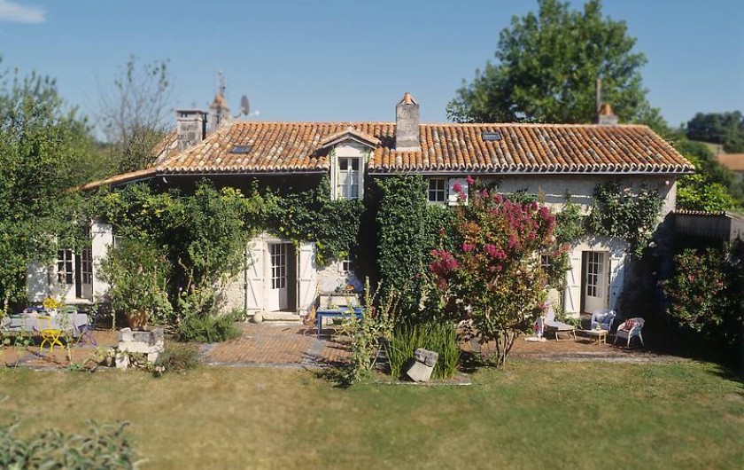 Location de vacances - Mas à Lusignac - facade sud-ouest