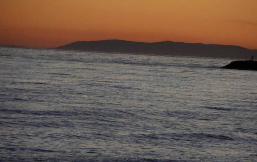 Location de vacances - Appartement à Marbella - The coast of Africa as sun goes down.