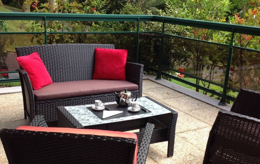 Location de vacances - Appartement à Biarritz - Salon terrasse