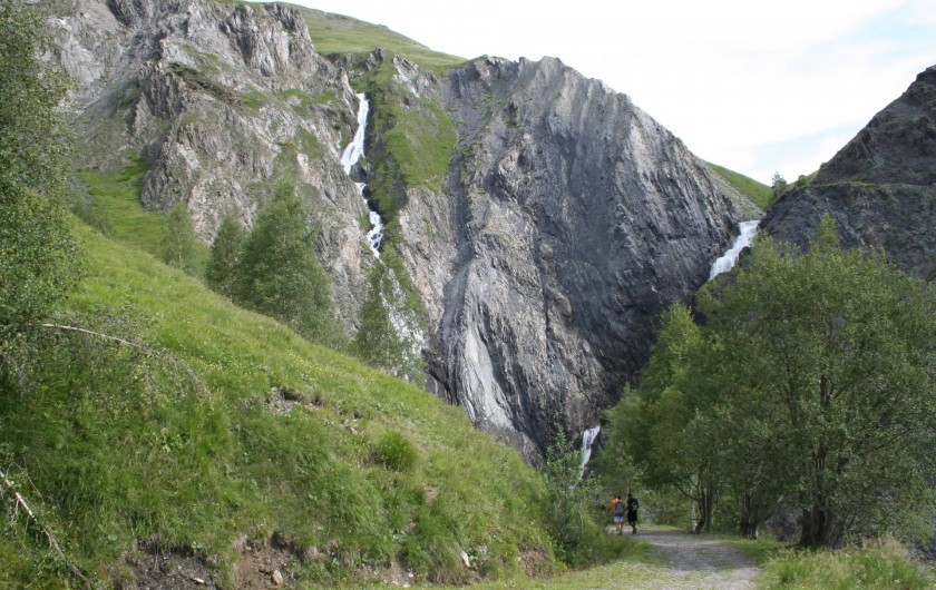 Location de vacances - Chalet à Mizoën - chemin de randonnée