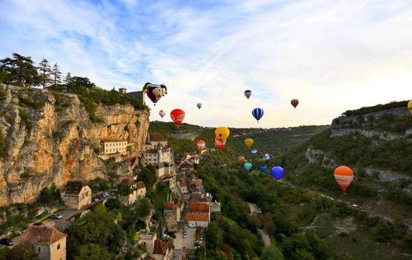 Location de vacances - Maison - Villa à Payrac - La fête annuelle des montgolfières en Septembre á Rocamadour