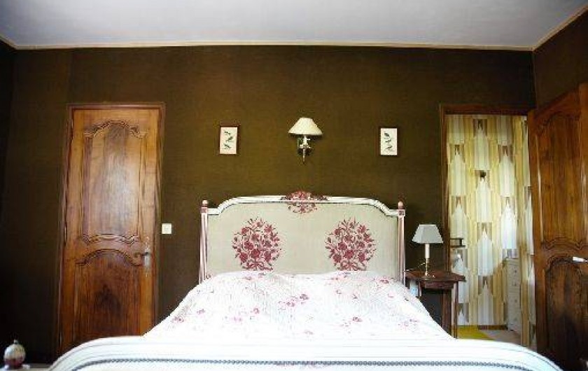 Location de vacances - Mas à Paradou - Chambre 1 avec sa salle d'eau et son wc attenant