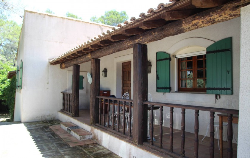 Location de vacances - Mas à Paradou - Notre pinède provençale