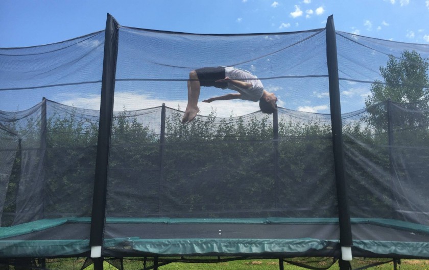 trampoline géant pour les  amateurs de sensations fortes!